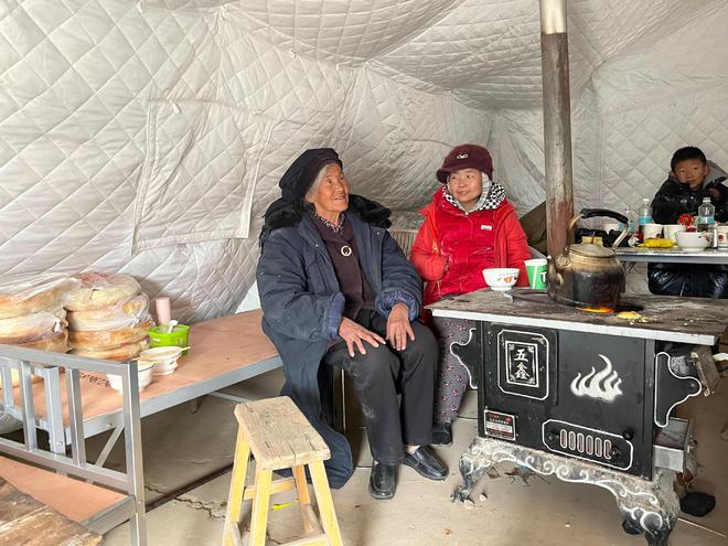 谢刘亦菲捐730只暖火炉网友夸她很聪明麻将胡了模拟器试玩实用难变现红十字会感(图2)